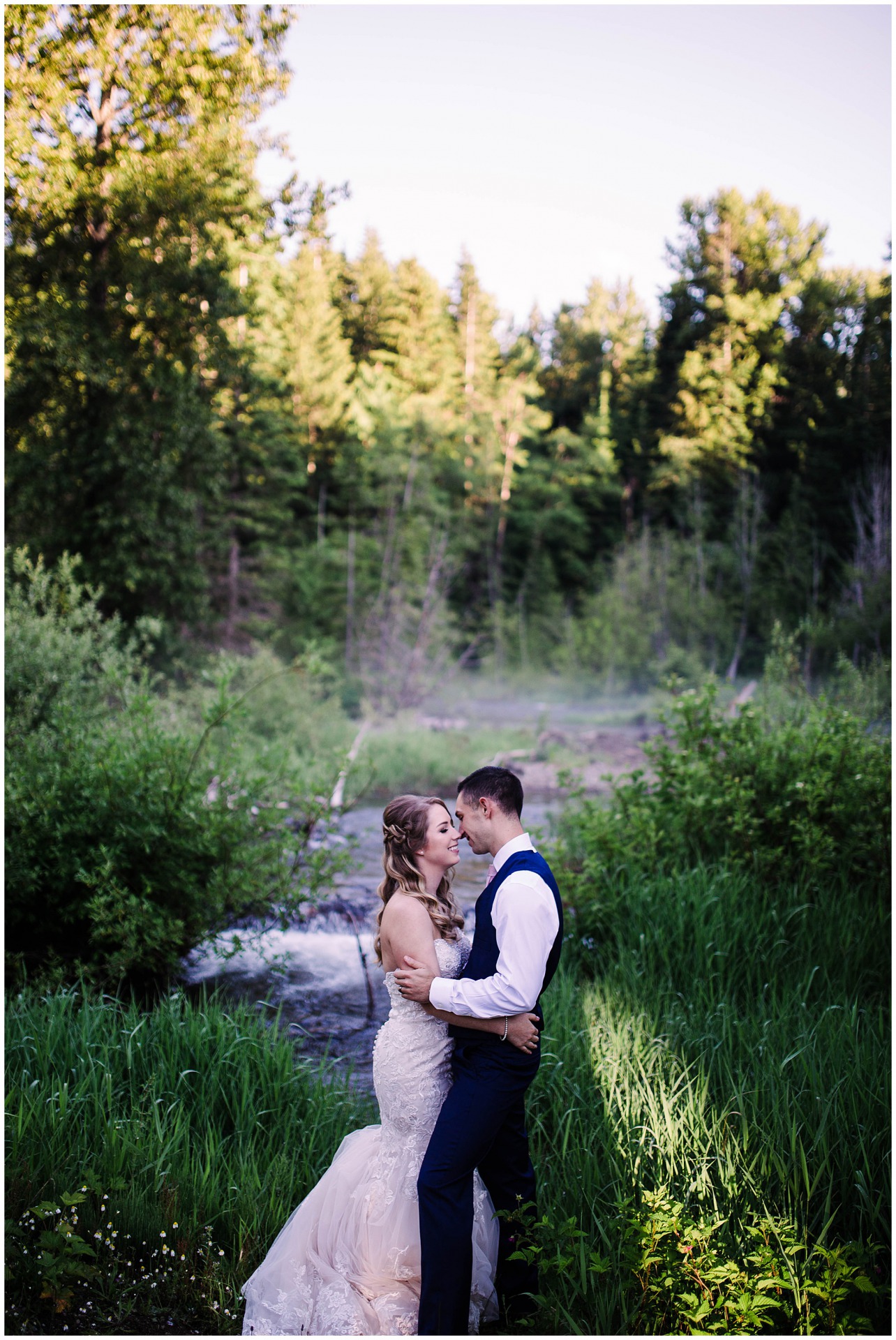 Julia Kinnunen photography, seattle wedding photographer, seattle engagement photographer, pnw wedding photographer, seattle portrait photographer, seattle elopement photographer, pnw elopement photographer, seattle couples photos, real life couples, seattle wedding planner, seattle wedding coordinator, offbeat bride, urban wedding, urban engagement photos, newlyweds, bride and groom, destination wedding, destination wedding photographer, adventure seekers, cabin creek lodge wedding, cabin creek lodge wedding photographer