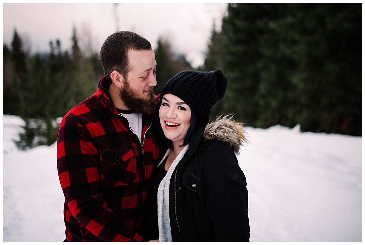 julia kinnunen photography, seattle, generations, family portraits, kids, family photos, mama and baby, first born, maternity session, mom to be, baby on the way, snoqualmie pass, snowbound