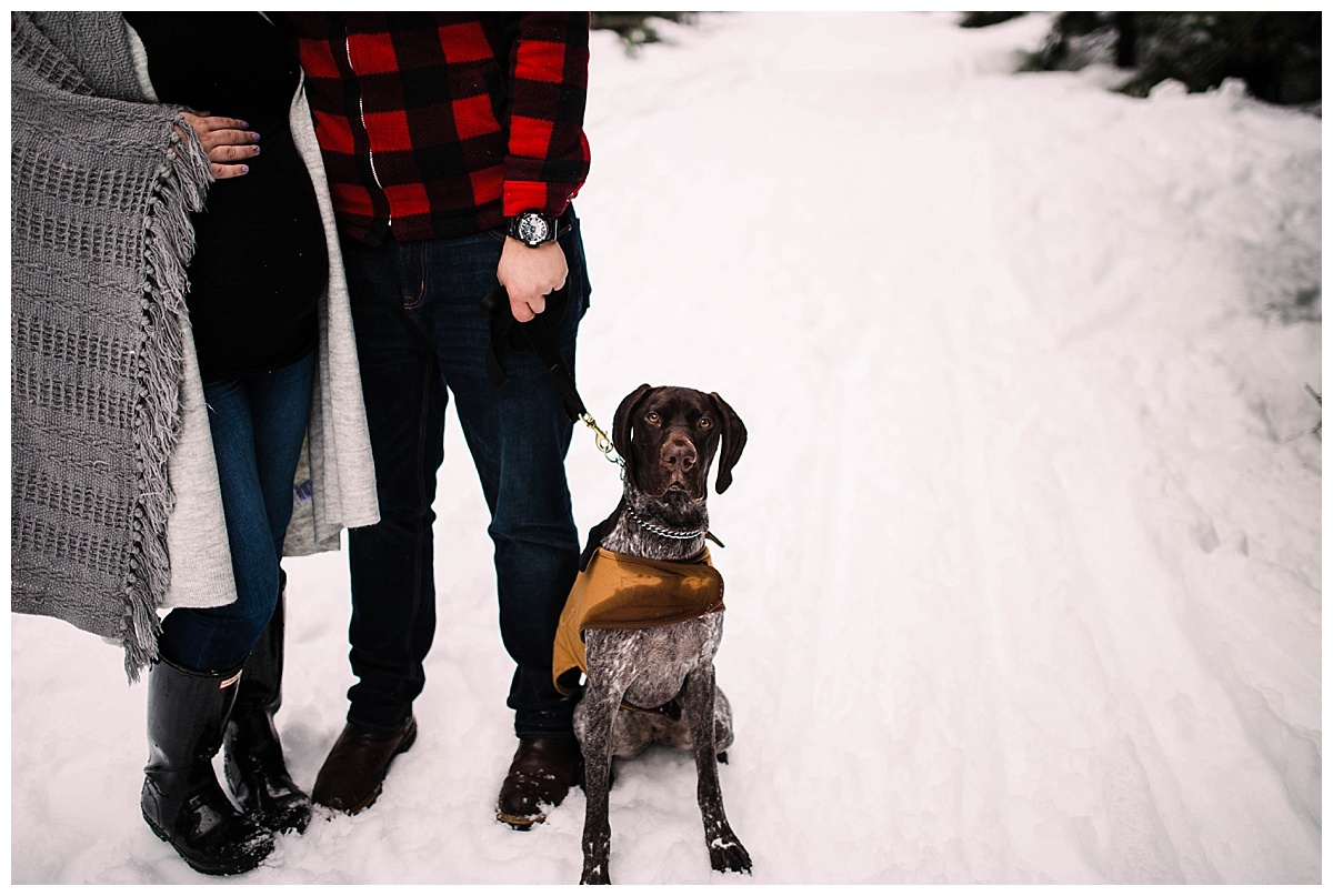 julia kinnunen photography, seattle, generations, family portraits, kids, family photos, mama and baby, first born, maternity session, mom to be, baby on the way, snoqualmie pass, snowbound