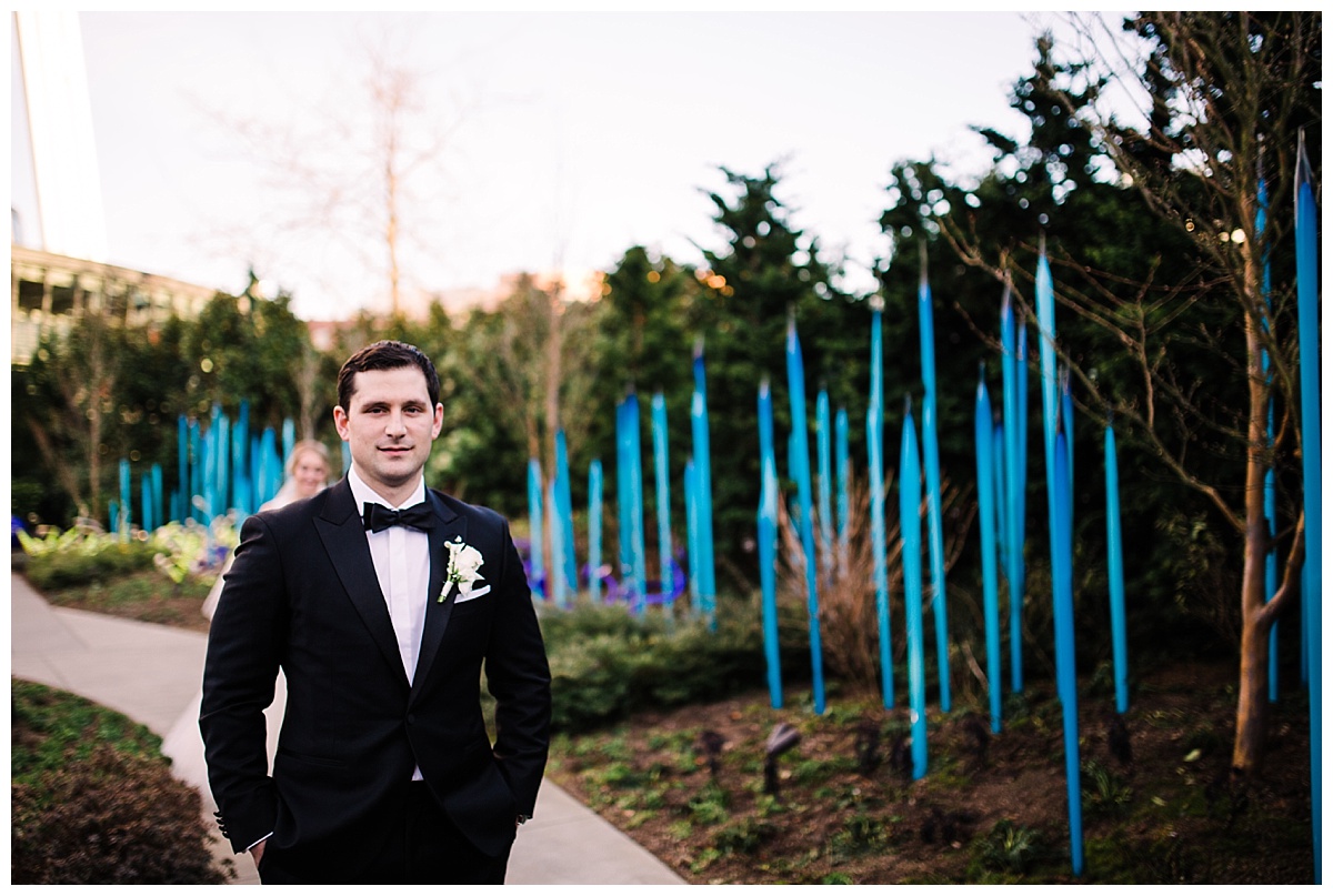 julia kinnunen photography, destination wedding, black tie wedding, seattle wedding, wedding photography, bride, groom, newlyweds, offbeat bride, Chihuly garden and glass, formal wedding, evening wedding