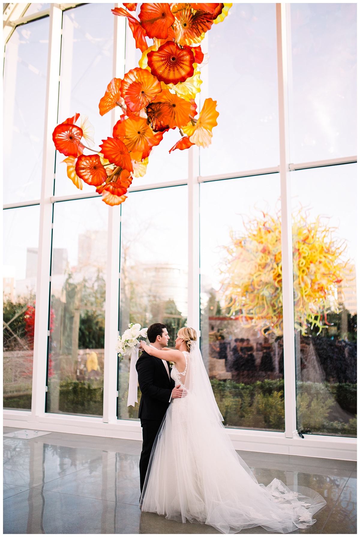 julia kinnunen photography, destination wedding, black tie wedding, seattle wedding, wedding photography, bride, groom, newlyweds, offbeat bride, Chihuly garden and glass, formal wedding, evening wedding