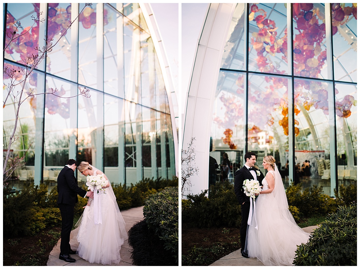 julia kinnunen photography, destination wedding, black tie wedding, seattle wedding, wedding photography, bride, groom, newlyweds, offbeat bride, Chihuly garden and glass, formal wedding, evening wedding