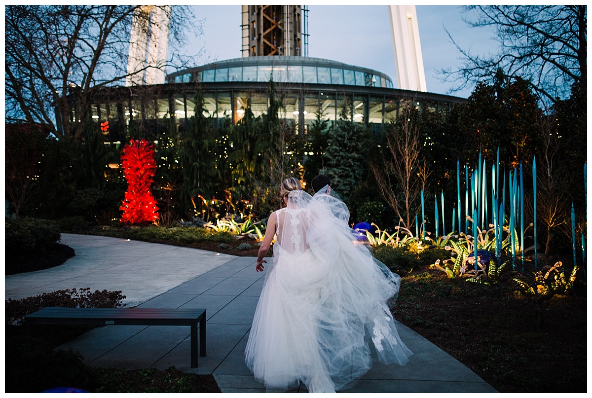 julia kinnunen photography, destination wedding, black tie wedding, seattle wedding, wedding photography, bride, groom, newlyweds, offbeat bride, Chihuly garden and glass, formal wedding, evening wedding