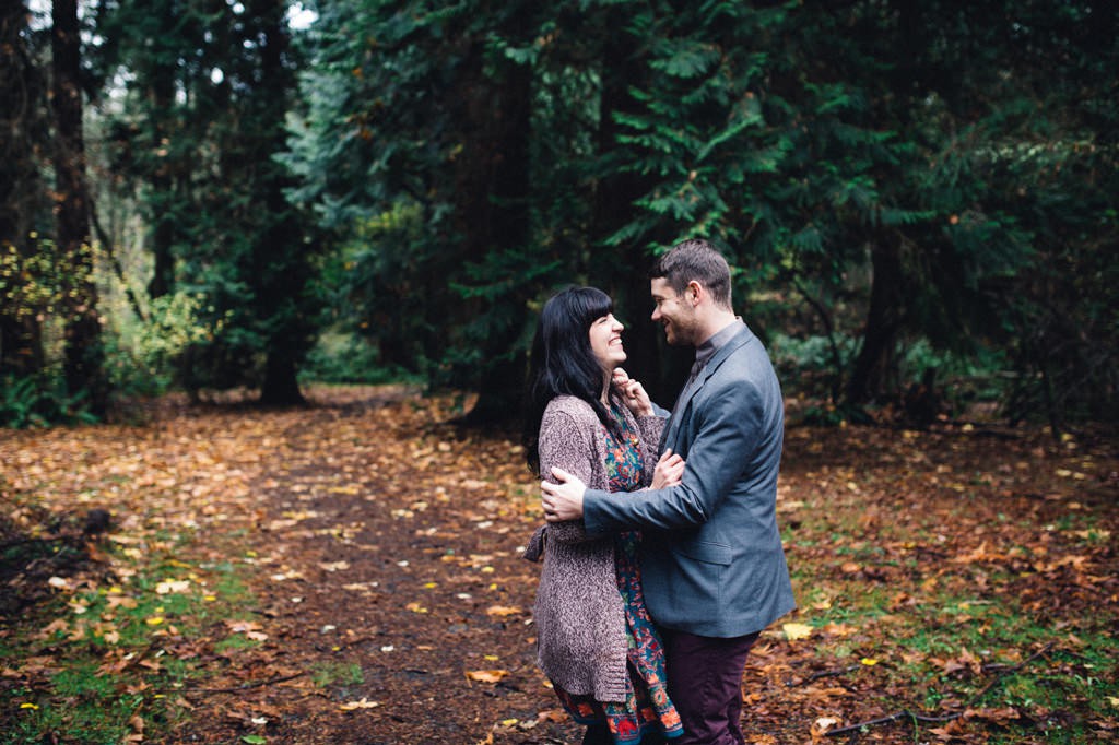 julia kinnunen photography, engagement, seattle, lincoln park, couple, fiance