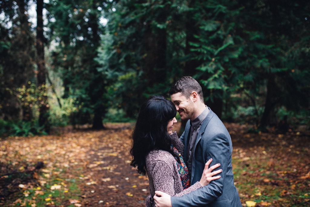 julia kinnunen photography, engagement, seattle, lincoln park, couple, fiance