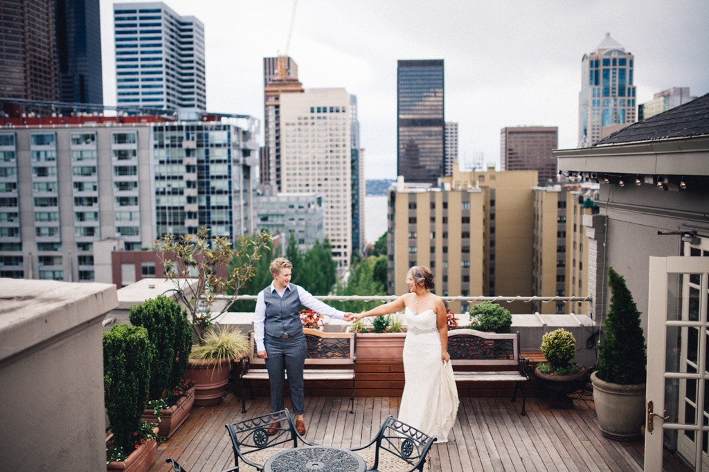 julia kinnunen photography, wedding, seattle, first look, hotel sorrento, same sex wedding