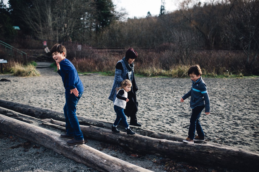 julia kinnunen photography, seattle, girl boss, lady boss, generations, holiday photos, couple, family portraits, kids, family photos, new years