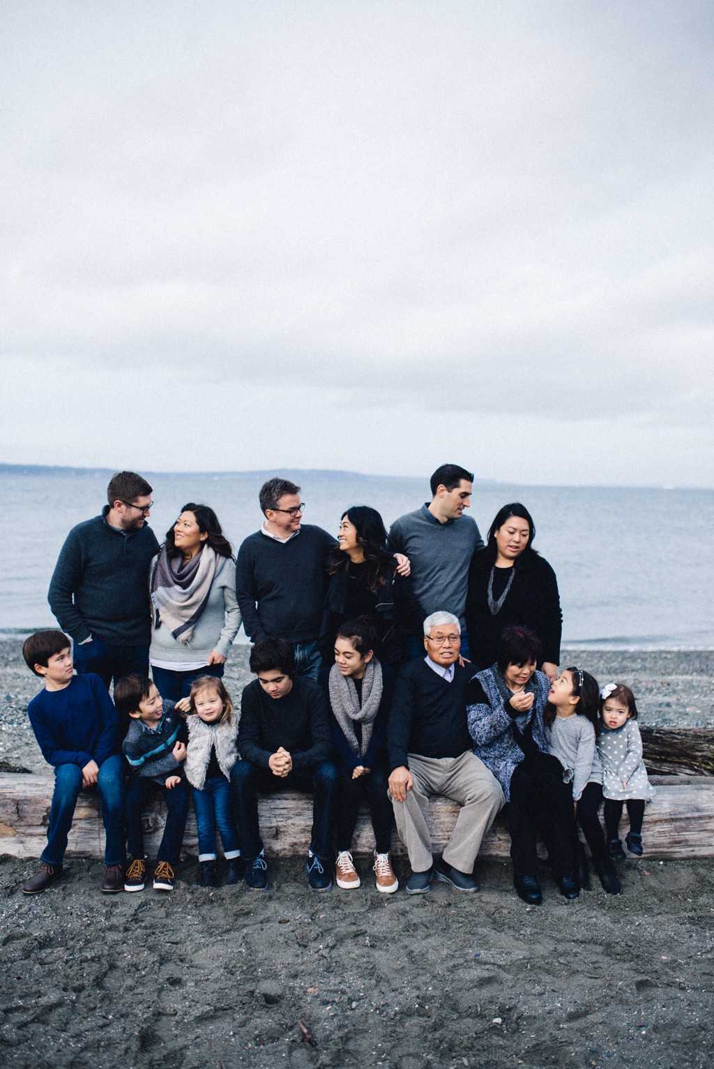 julia kinnunen photography, seattle, girl boss, lady boss, generations, holiday photos, couple, family portraits, kids, family photos, new years