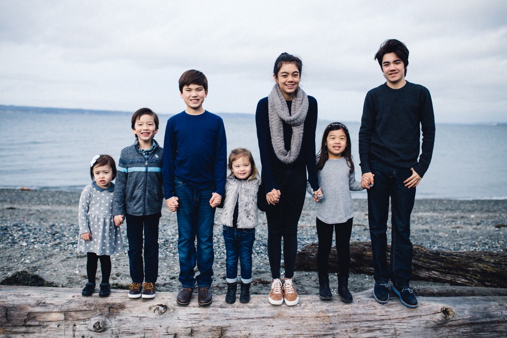 julia kinnunen photography, seattle, girl boss, lady boss, generations, holiday photos, couple, family portraits, kids, family photos, new years