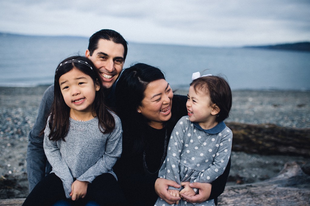 julia kinnunen photography, seattle, girl boss, lady boss, generations, holiday photos, couple, family portraits, kids, family photos, new years