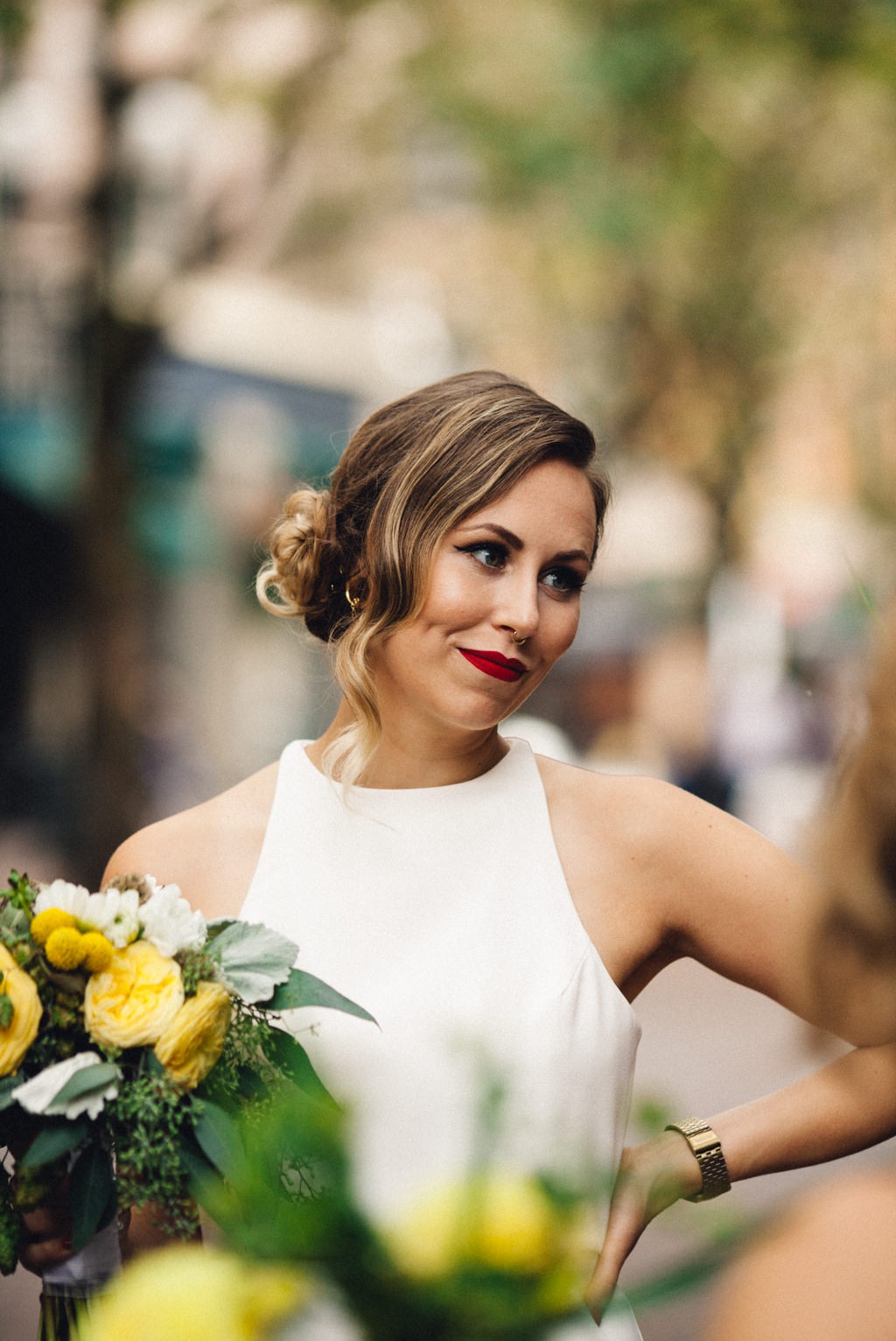 julia kinnunen photography, wedding, seattle, getting ready, axis pioneer square, urban wedding