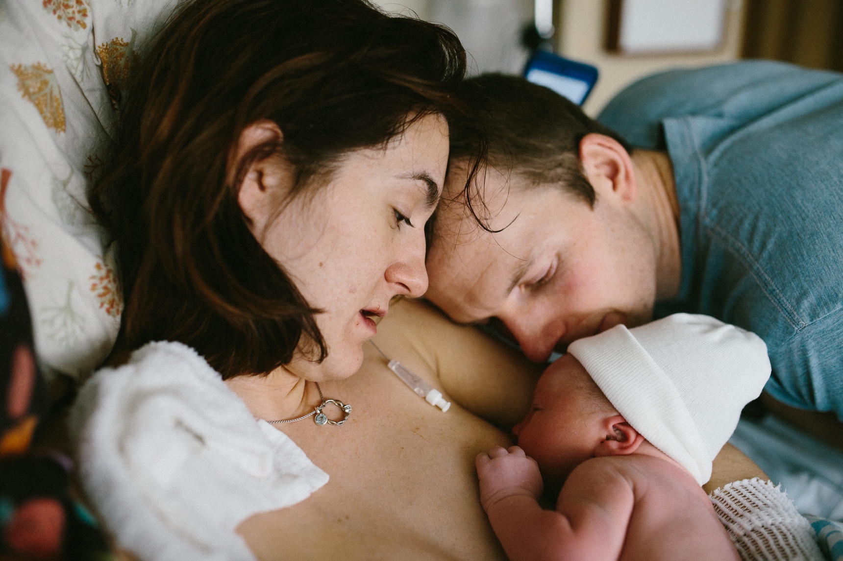 julia kinnunen photography, seattle, generations, newborn portraits, baby photos, birth story, birth photography, family portraits, kids, family photos, mama and baby