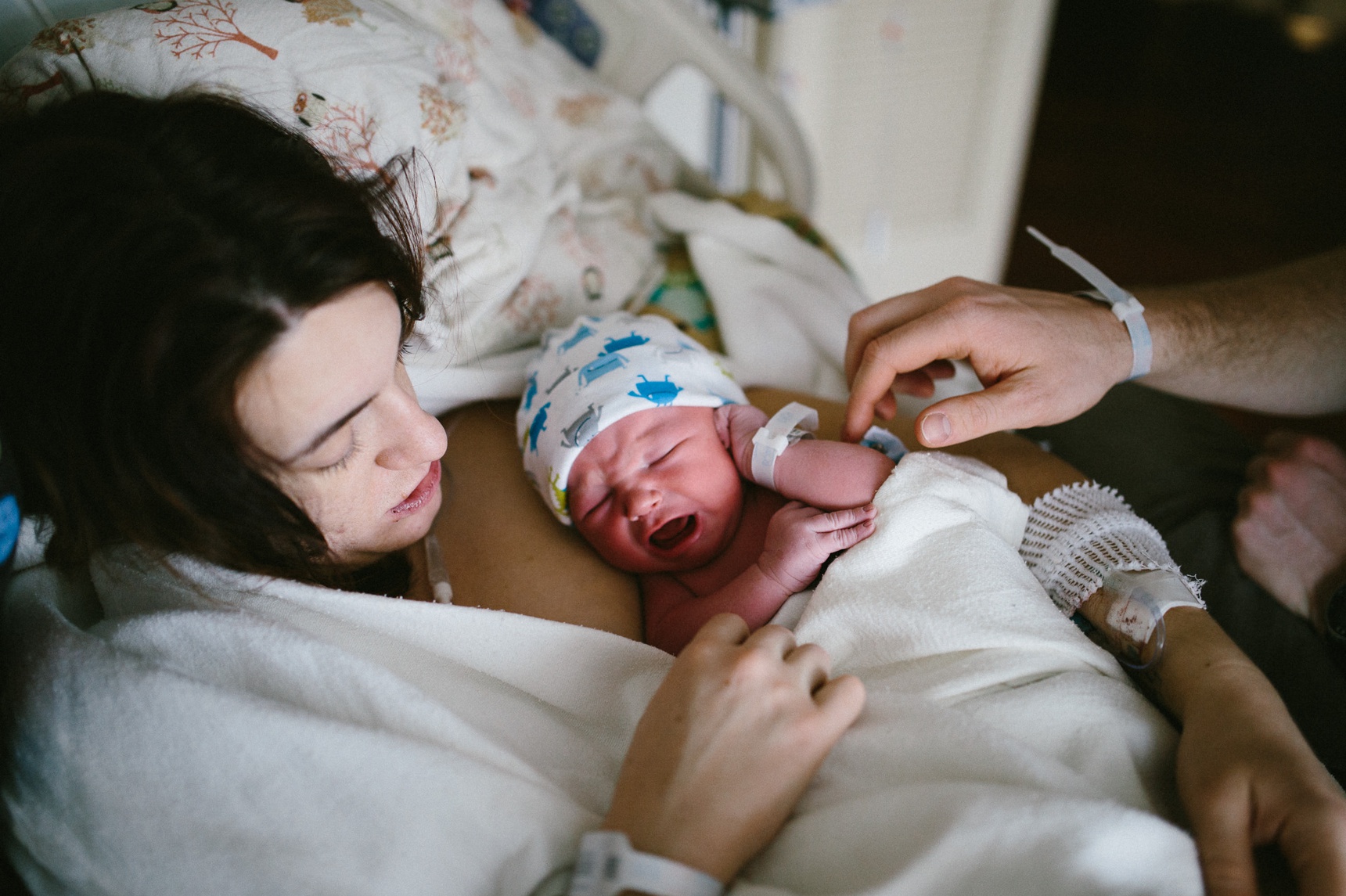 julia kinnunen photography, seattle, generations, newborn portraits, baby photos, birth story, birth photography, family portraits, kids, family photos, mama and baby