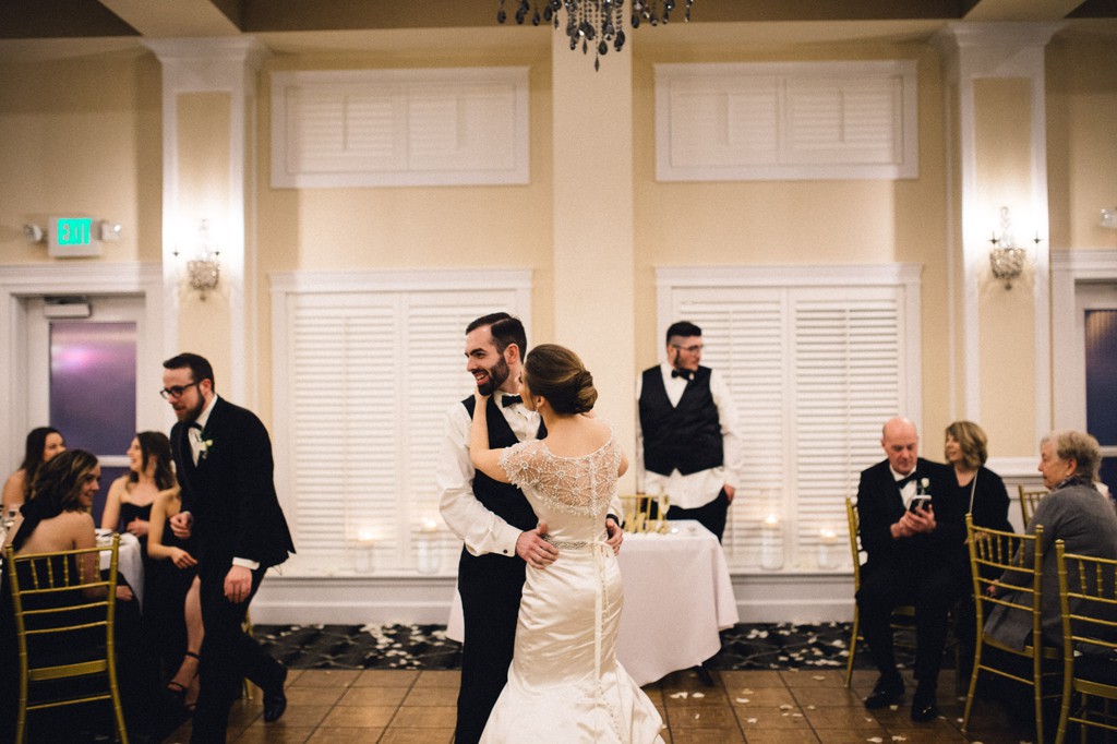 julia kinnunen photography, wedding, seattle, pacific northwest, seattle bride, reception, majestic inn and spa, first dance