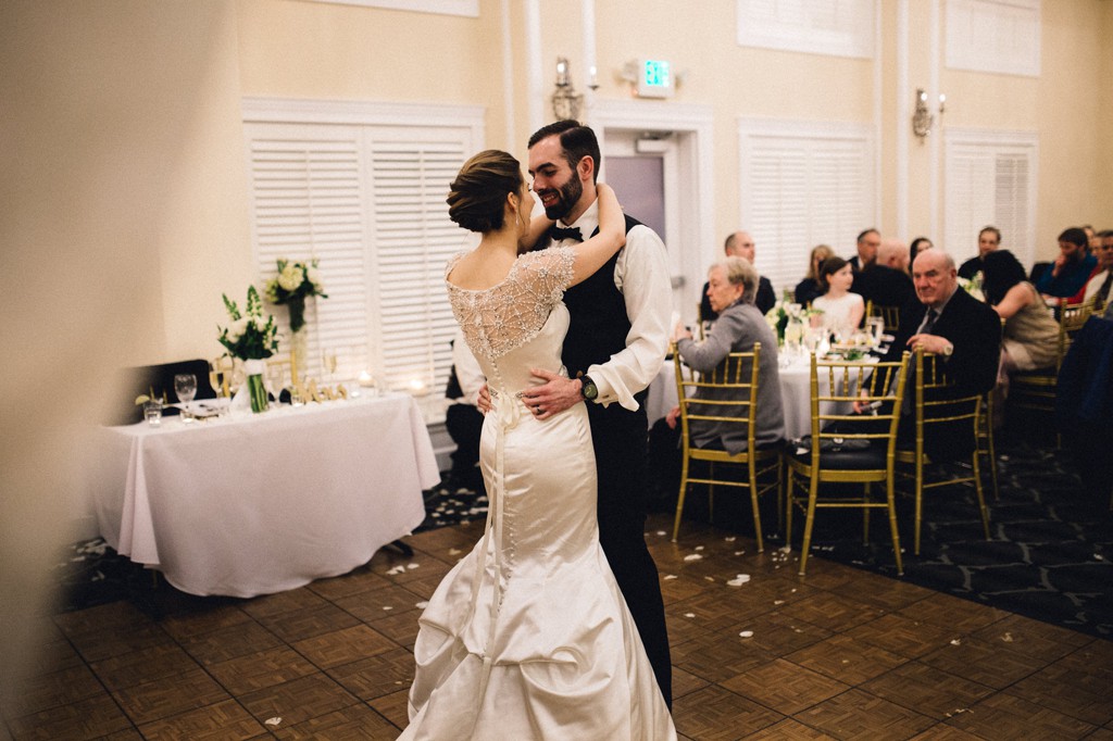 julia kinnunen photography, wedding, seattle, pacific northwest, seattle bride, reception, majestic inn and spa, first dance