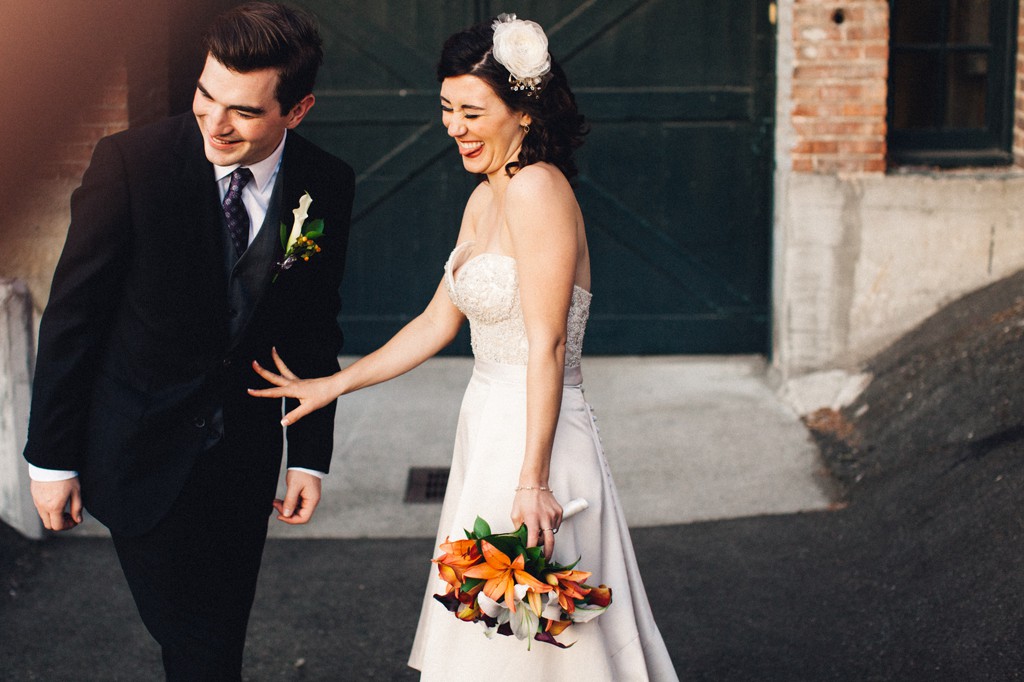 julia kinnunen photography, wedding, seattle, getting ready, pacific northwest, seattle bride, downtown seattle, urban wedding, portraits