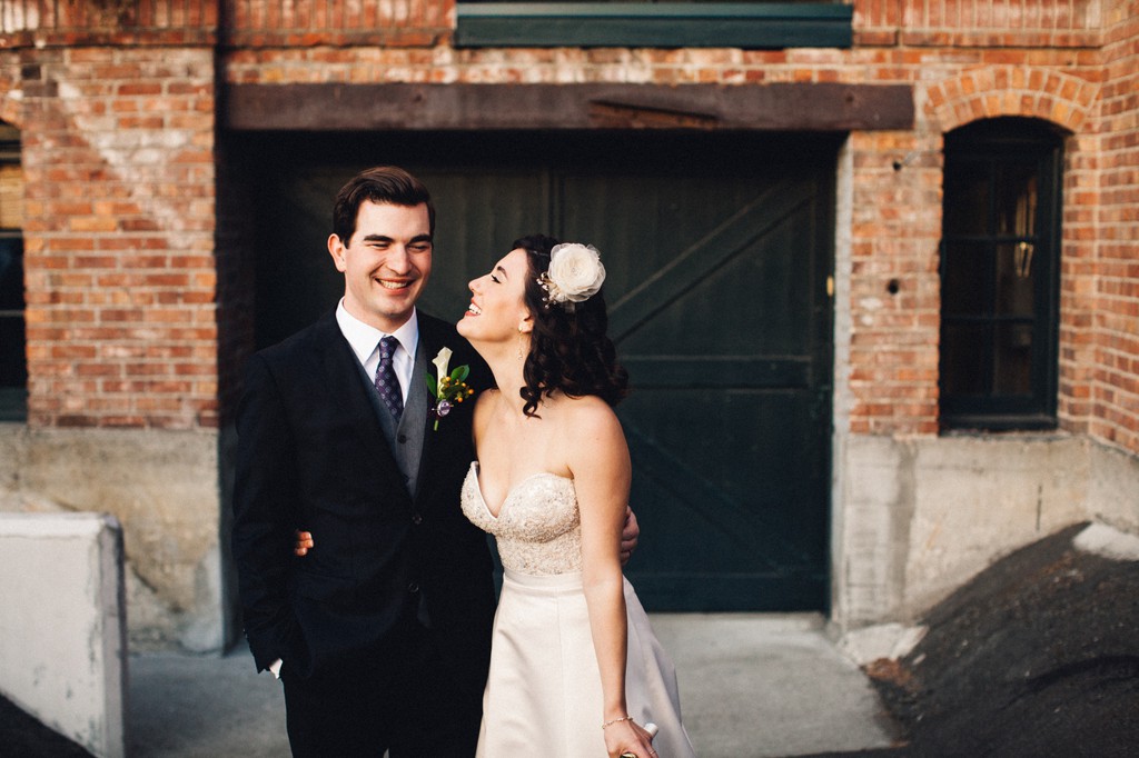 julia kinnunen photography, wedding, seattle, getting ready, pacific northwest, seattle bride, downtown seattle, urban wedding, portraits