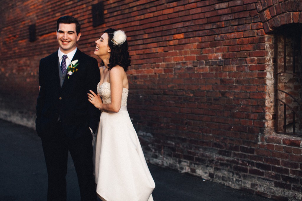 julia kinnunen photography, wedding, seattle, getting ready, pacific northwest, seattle bride, downtown seattle, urban wedding, portraits