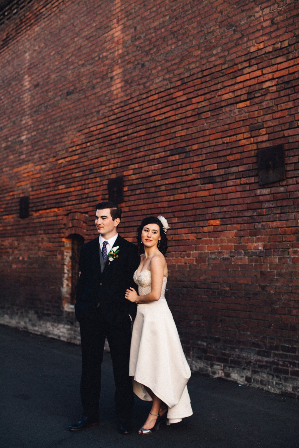 julia kinnunen photography, wedding, seattle, getting ready, pacific northwest, seattle bride, downtown seattle, urban wedding, portraits