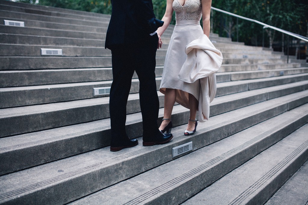 julia kinnunen photography, wedding, seattle, getting ready, pacific northwest, seattle bride, downtown seattle, urban wedding, first look