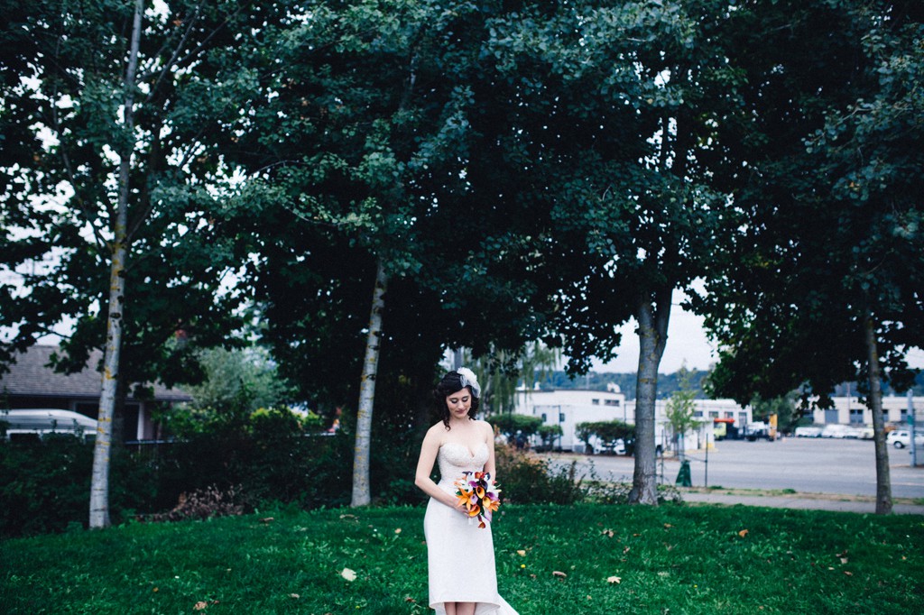 julia kinnunen photography, wedding, seattle, getting ready, pacific northwest, seattle bride, downtown seattle, urban wedding, first look