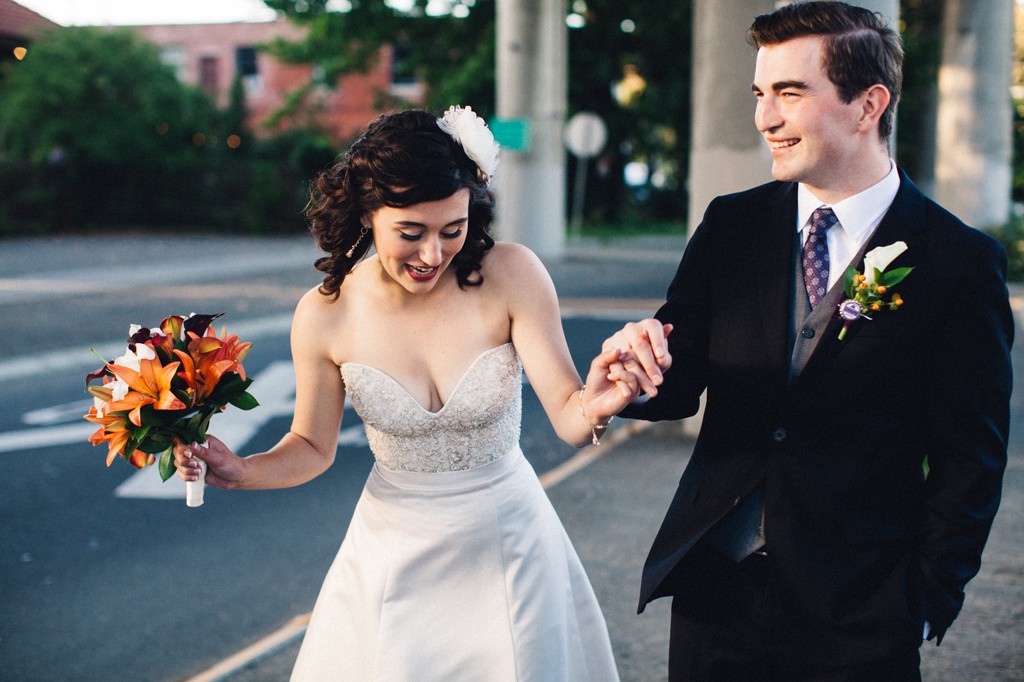 julia kinnunen photography, wedding, seattle, getting ready, pacific northwest, seattle bride, downtown seattle, urban wedding, portraits