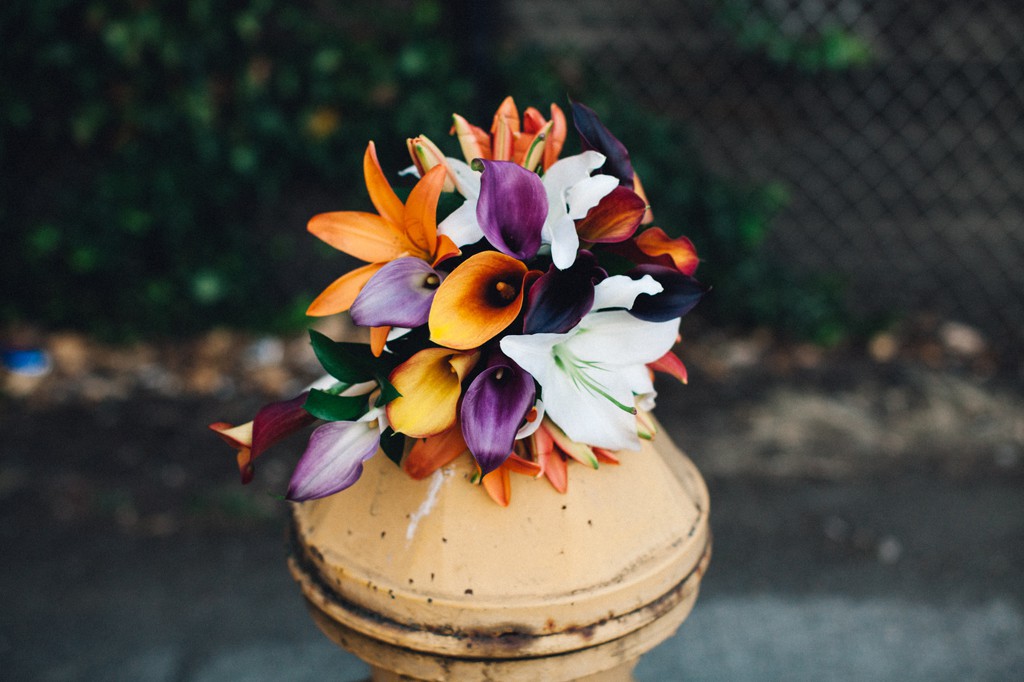 julia kinnunen photography, wedding, seattle, getting ready, pacific northwest, seattle bride, downtown seattle, urban wedding, details