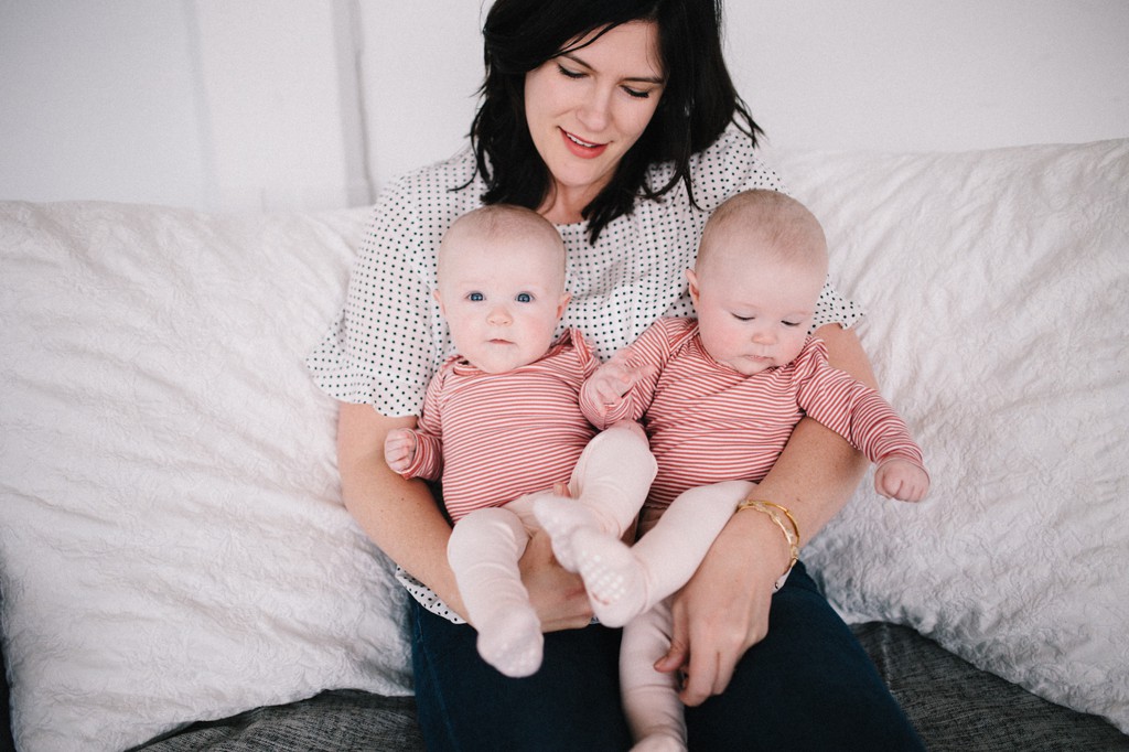 julia kinnunen photography, seattle, girl boss, lady boss, generations, studio sessions, family portraits, kids, family photos, mama and baby, identical twins, sisters