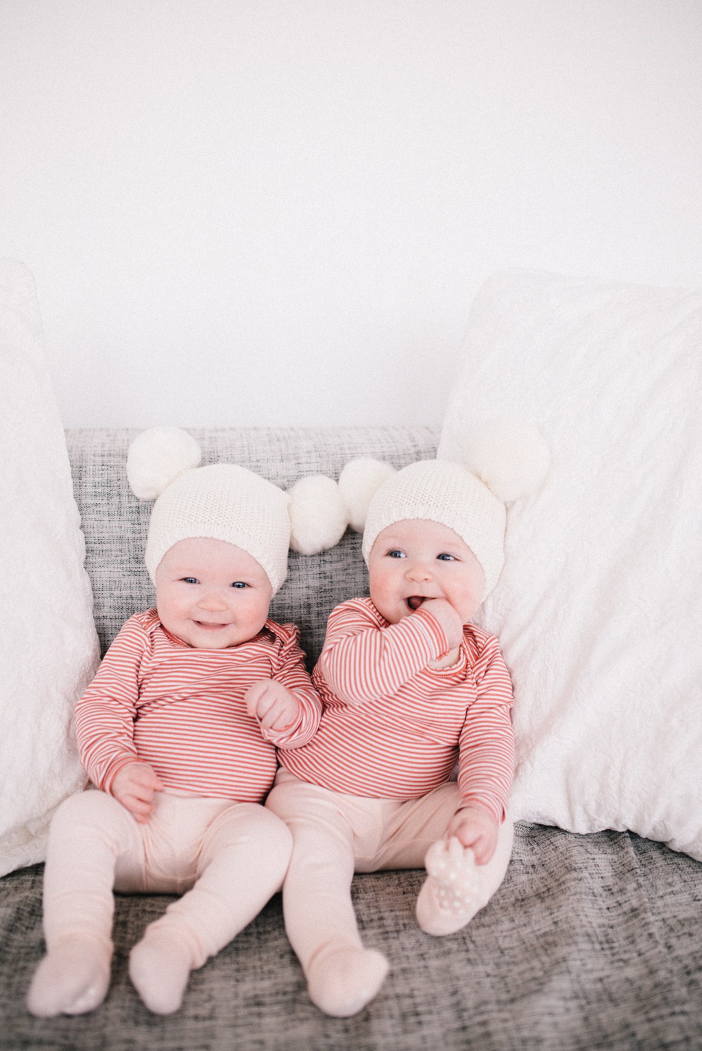 julia kinnunen photography, seattle, girl boss, lady boss, generations, studio sessions, family portraits, kids, family photos, mama and baby, identical twins, sisters