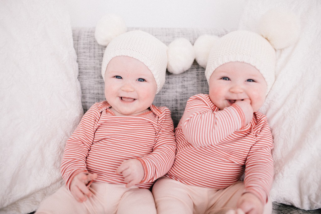 julia kinnunen photography, seattle, girl boss, lady boss, generations, studio sessions, family portraits, kids, family photos, mama and baby, identical twins, sisters