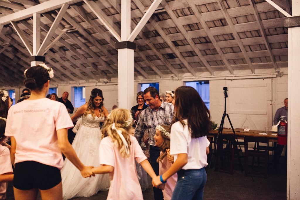 julia kinnunen photography, wedding, seattle, getting ready, pacific northwest, seattle bride, dairyland, rustic wedding, barn, reception