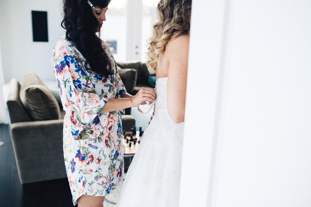 julia kinnunen photography, wedding, seattle, getting ready, pacific northwest, seattle bride, dairyland, rustic wedding