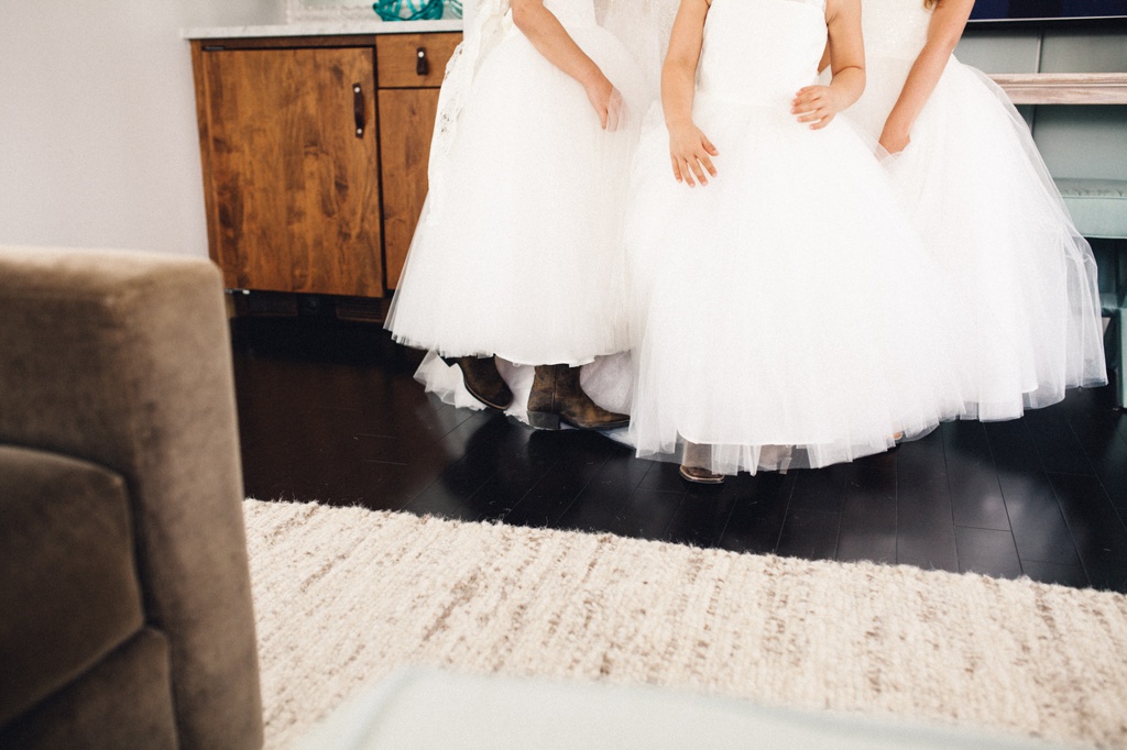 julia kinnunen photography, wedding, seattle, getting ready, pacific northwest, seattle bride, dairyland, rustic wedding