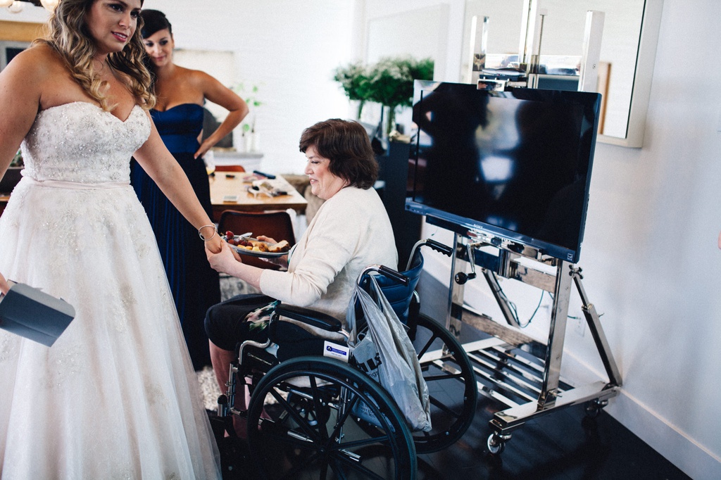 julia kinnunen photography, wedding, seattle, getting ready, pacific northwest, seattle bride, dairyland, rustic wedding