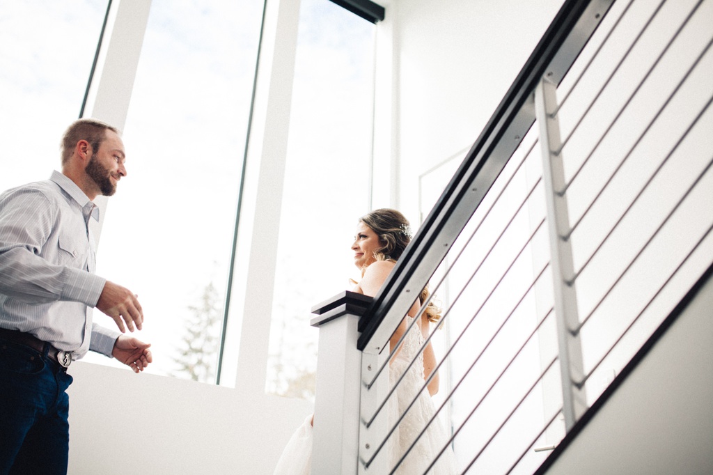 julia kinnunen photography, wedding, seattle, getting ready, pacific northwest, seattle bride, dairyland, rustic wedding, first look