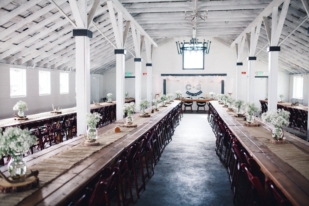 julia kinnunen photography, wedding, seattle, getting ready, pacific northwest, seattle bride, dairyland, rustic wedding, barn, details