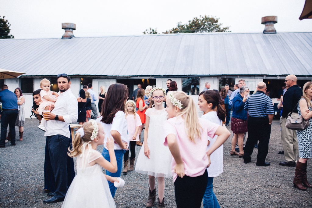 julia kinnunen photography, wedding, seattle, getting ready, pacific northwest, seattle bride, dairyland, rustic wedding, barn, reception