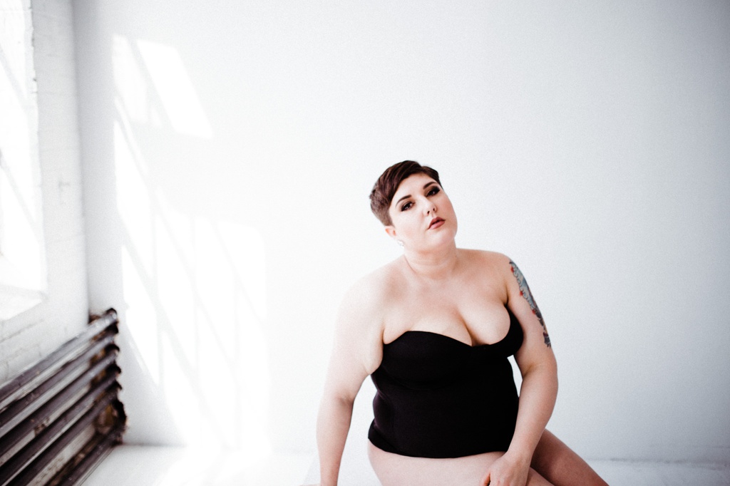 julia kinnunen photography, portrait photography, boudoir, plus size model, body positive, curvy model, plus size pioneer, studio portrait