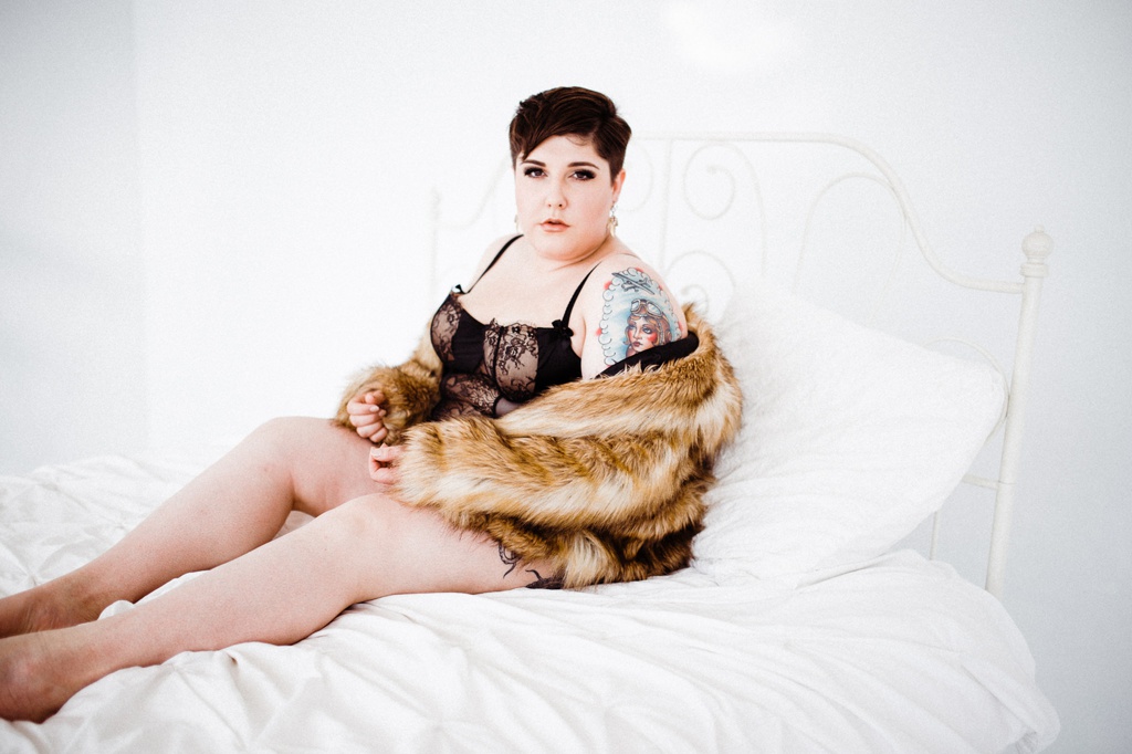 julia kinnunen photography, portrait photography, boudoir, plus size model, body positive, curvy model, plus size pioneer, studio portrait