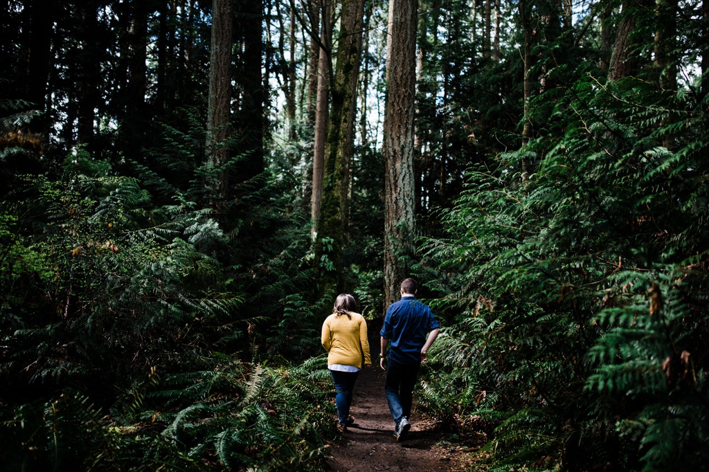 julia kinnunen photography, engagement photos, adventure, bastyr university, college sweethearts, hike, portraits