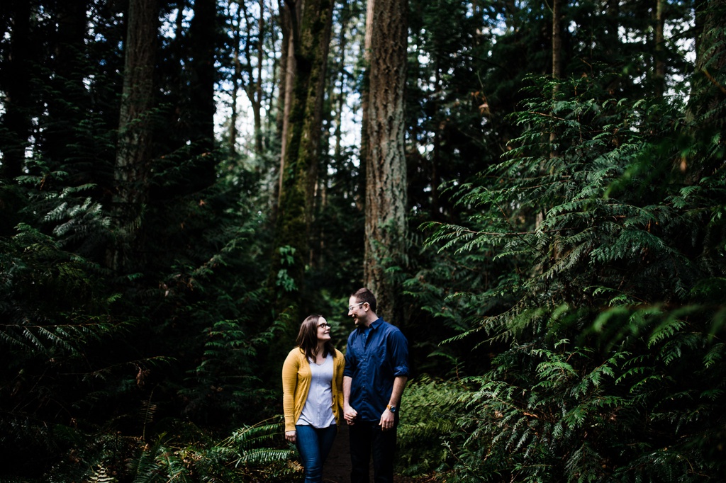 julia kinnunen photography, engagement photos, adventure, bastyr university, college sweethearts, hike, portraits