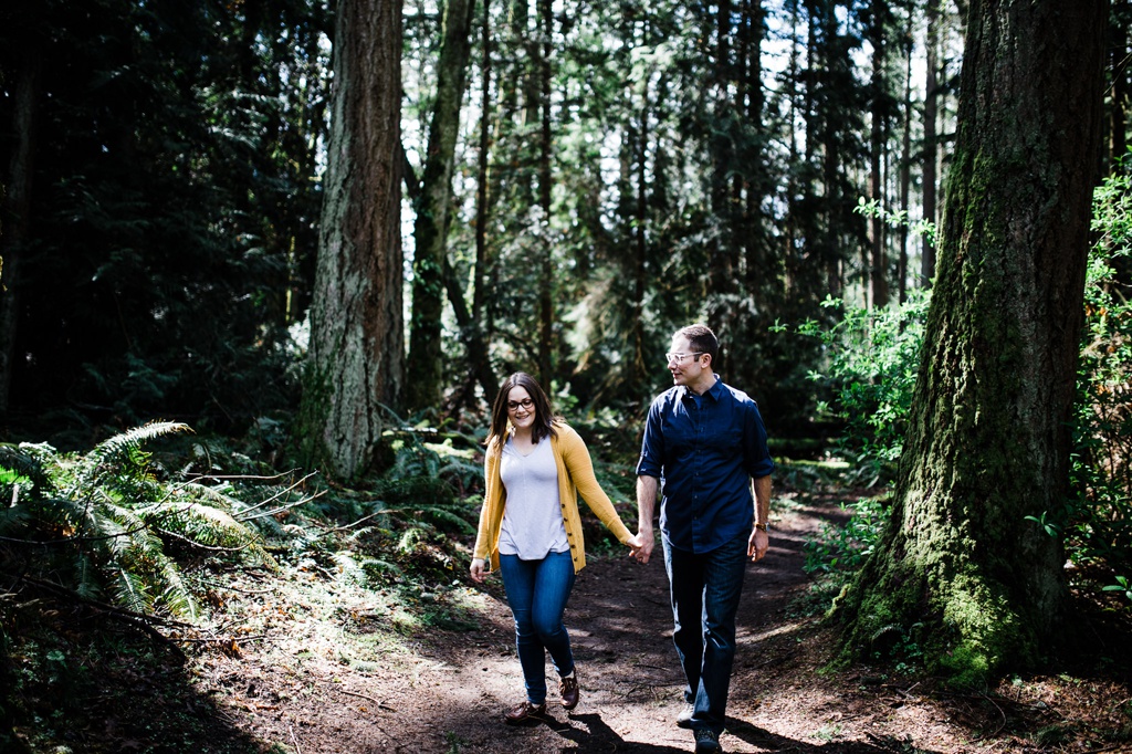 julia kinnunen photography, engagement photos, adventure, bastyr university, college sweethearts, hike, portraits