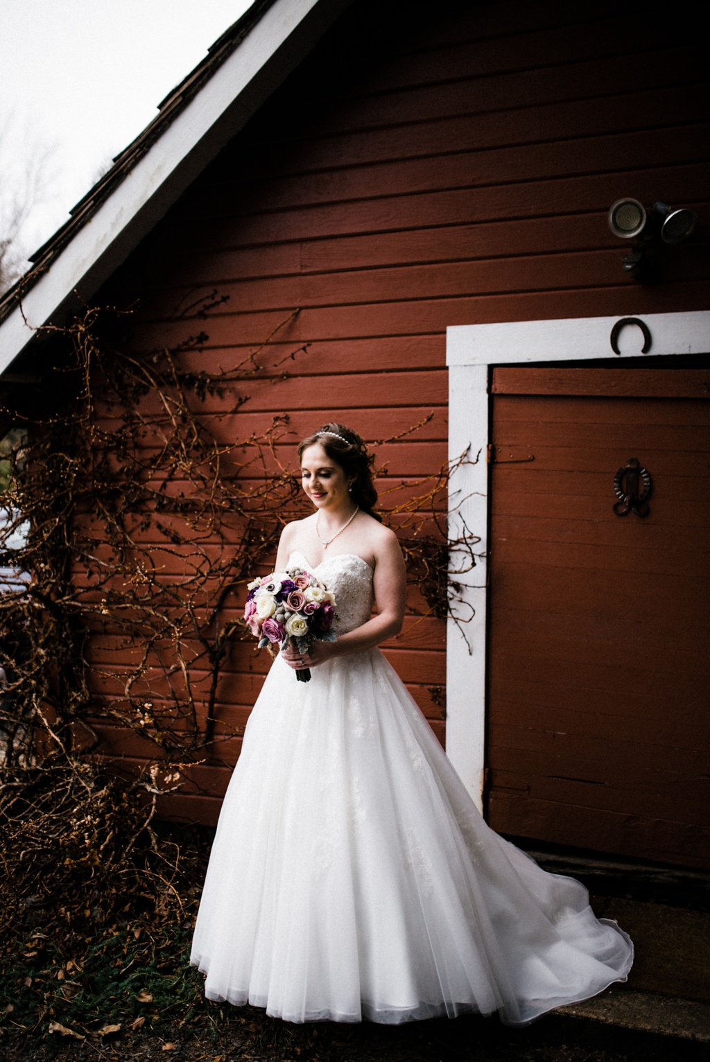 julia kinnunen photography, wedding photography, bride and groom, red barn studios, rustic wedding