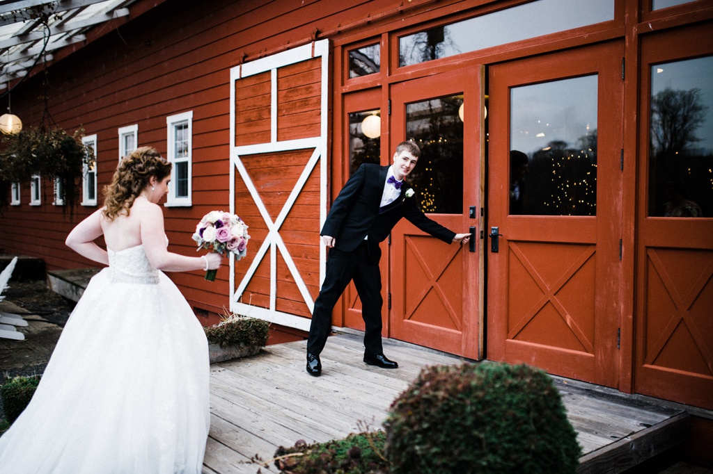 julia kinnunen photography, wedding photography, bride and groom, red barn studios, rustic wedding