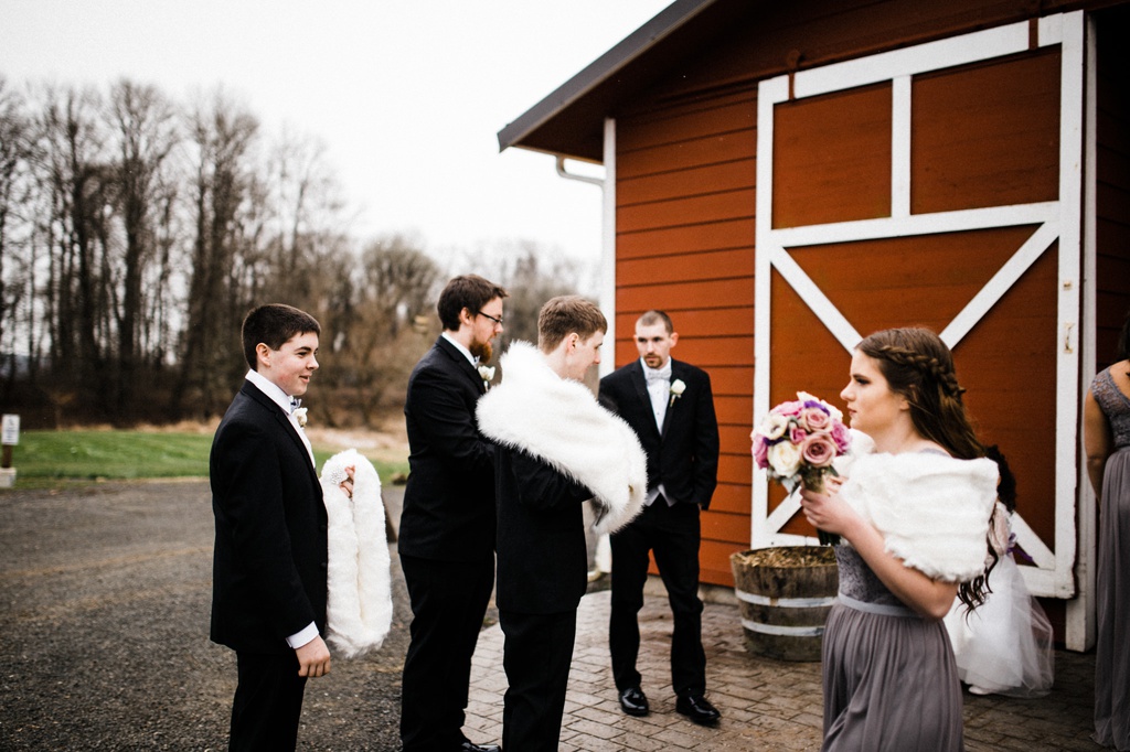 julia kinnunen photography, wedding photography, bride and groom, red barn studios, rustic wedding