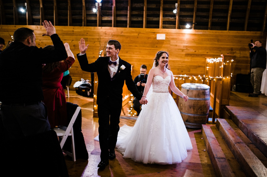 julia kinnunen photography, wedding photography, bride and groom, red barn studios, rustic wedding