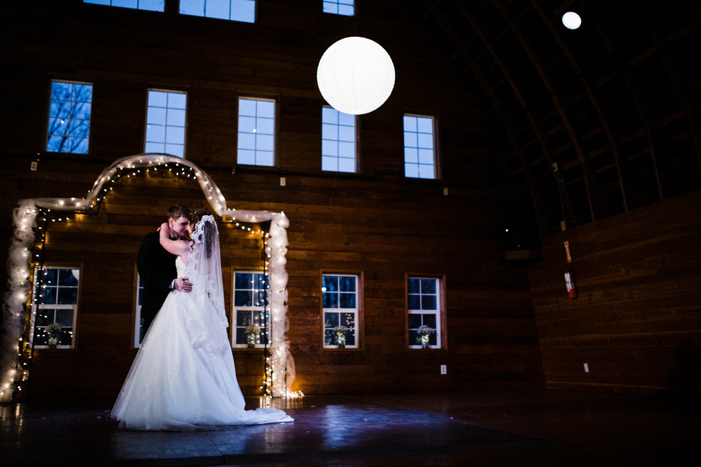 julia kinnunen photography, wedding photography, bride and groom, red barn studios, rustic wedding