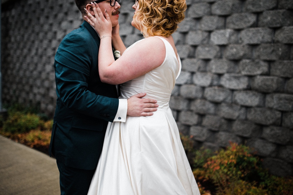 julia kinnunen photography, wedding, seattle wedding photographer, monte cristo ballroom, offbeat bride