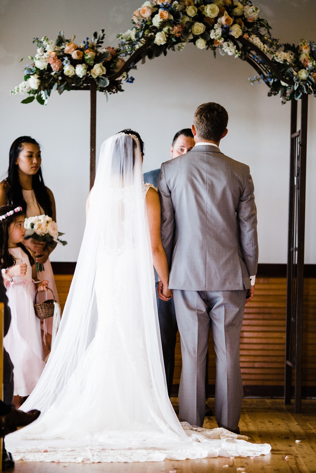 julia kinnunen photography, ballard bay club, seattle wedding, wedding photography, family, bride, groom, ceremony