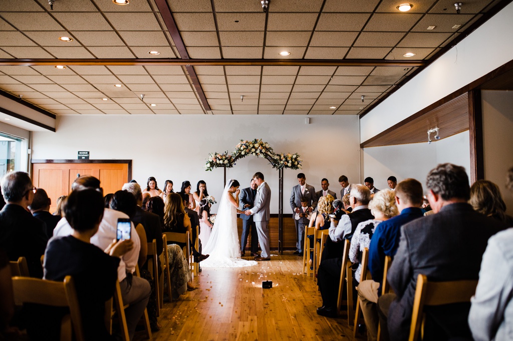 julia kinnunen photography, ballard bay club, seattle wedding, wedding photography, family, bride, groom, ceremony